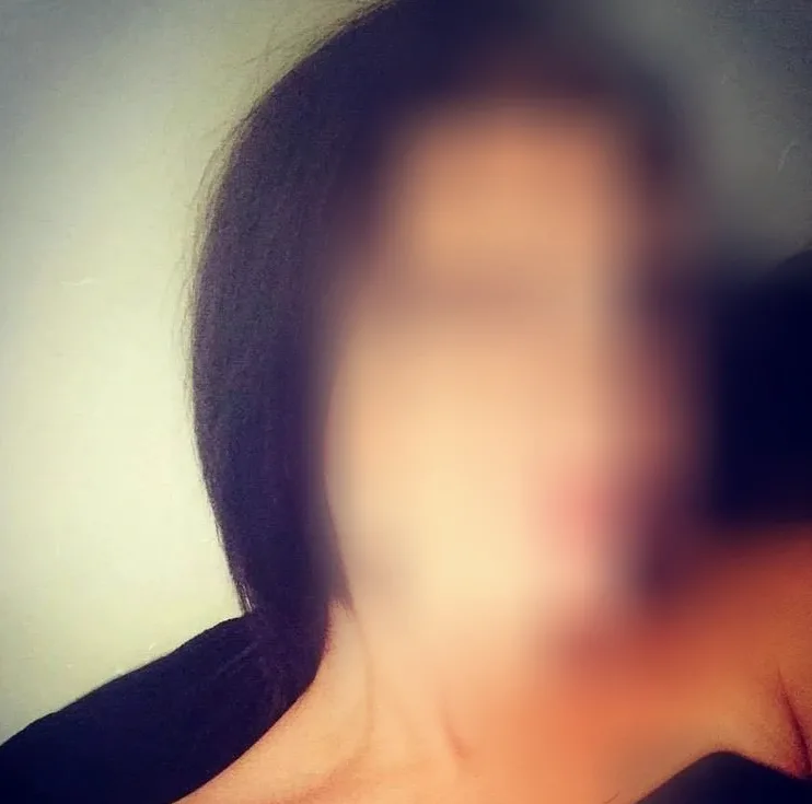 Elisabeth, 34
