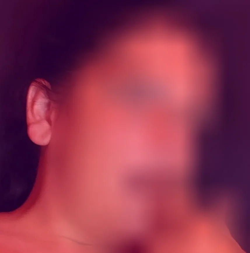 Ellen, 28