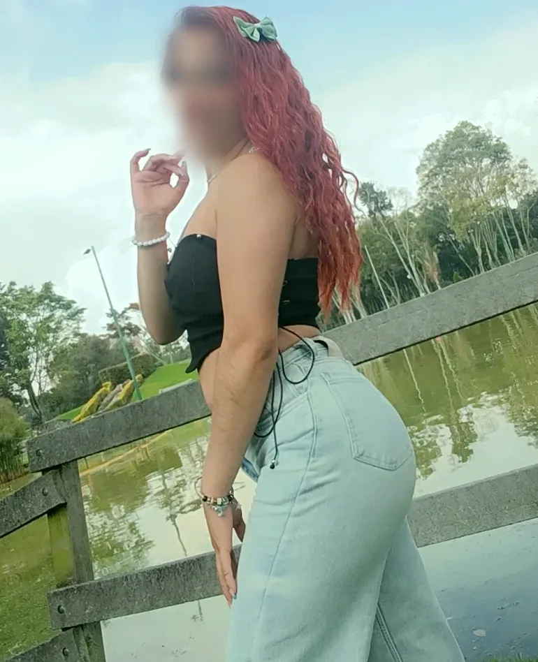 Elvira, 23