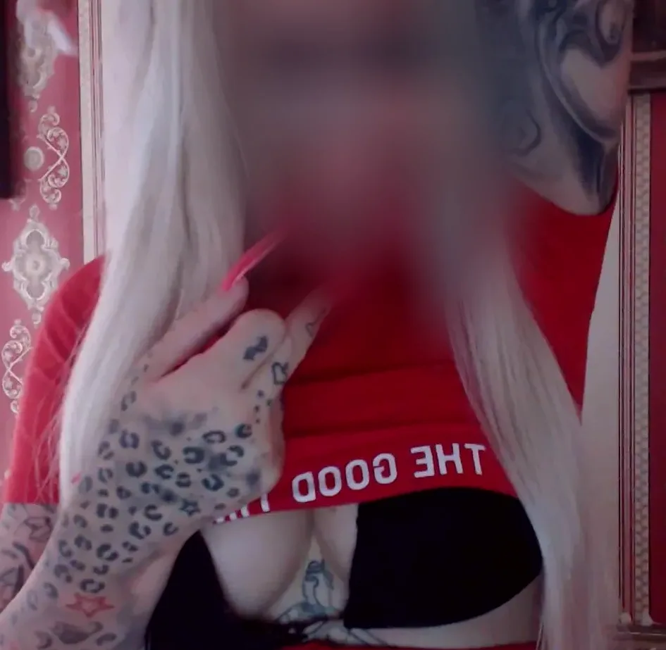Sanela, 30